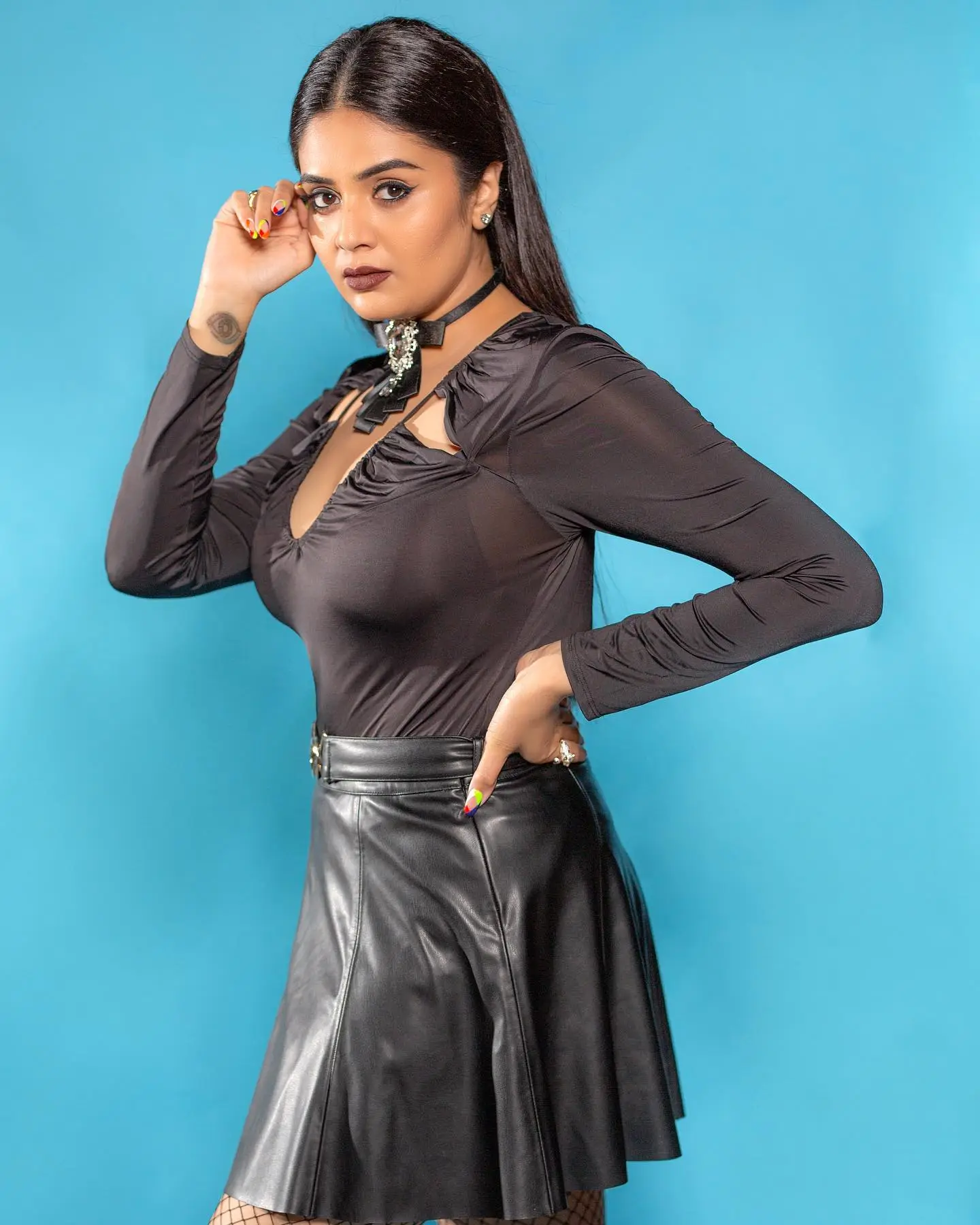 Indian TV Actress Sreemukhi Long Legs Show in Mini Black Skirt